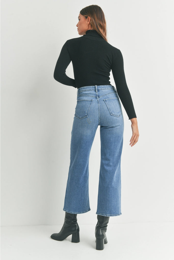 Medium High Rise Cargo Pocket Wide Leg Pant