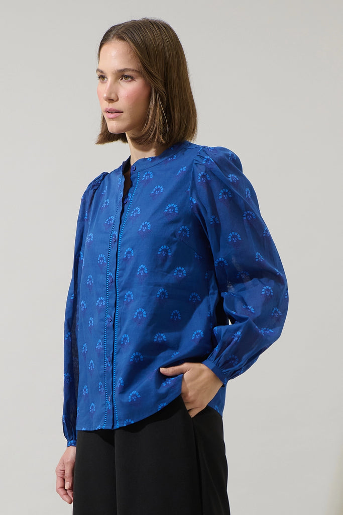 Briza Medallion Meddy Button Down Top